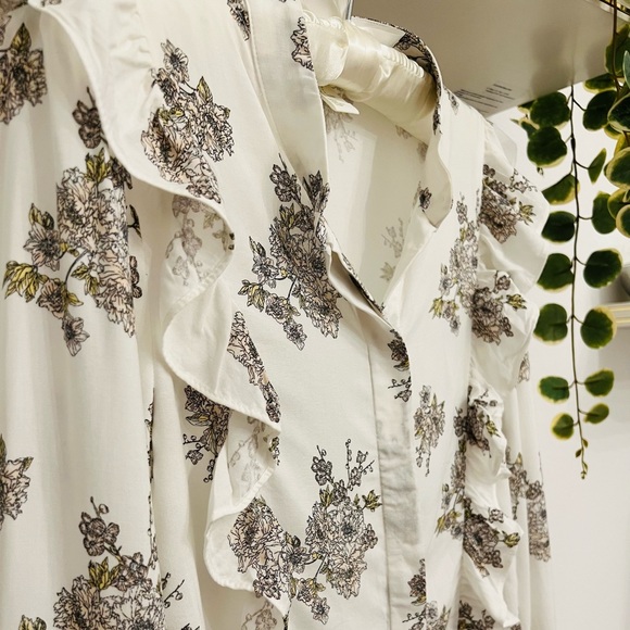 H&M Floral Ruffle Top - Picture 2 of 5